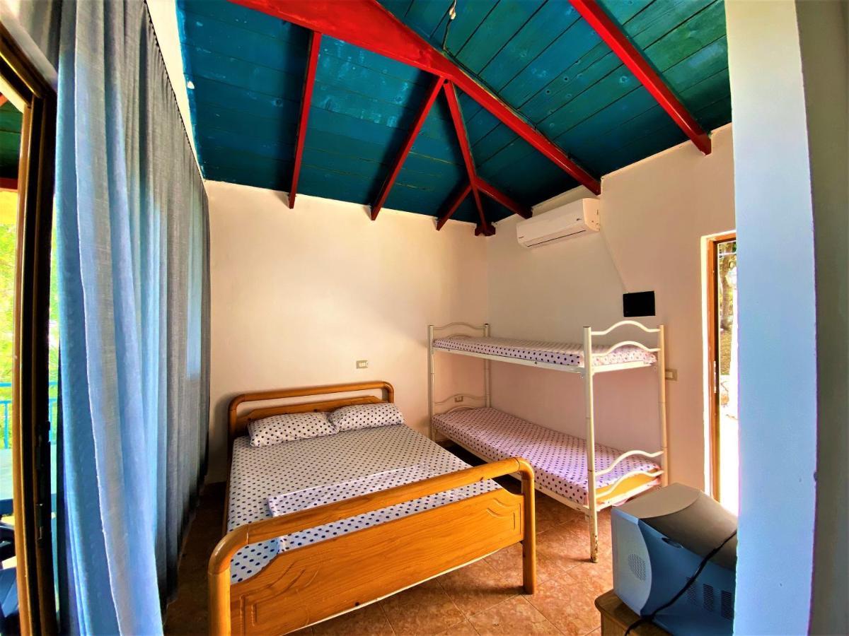 Ramo'S Cozy Beachside Haven With Panoramic Views - 1St Vlorë Eksteriør bilde